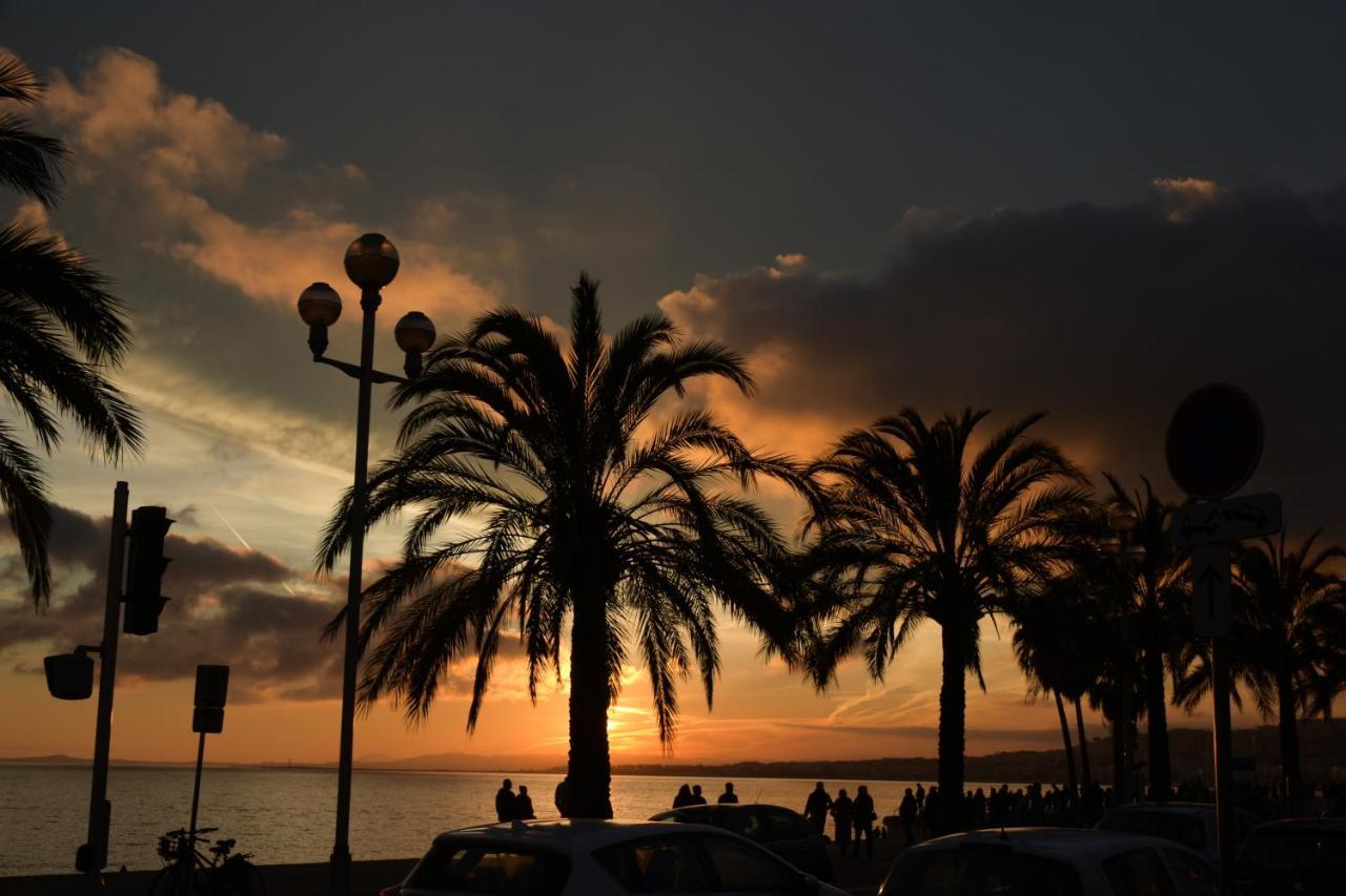 Spacious Luxury Apt, 12 Min Walk To Croisette Beach And Conf Centre カンヌ エクステリア 写真